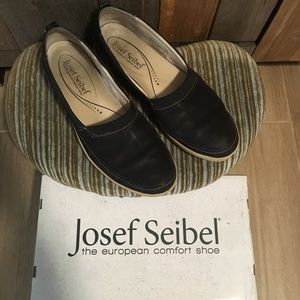 Josef Seibel black European comfort shoes size 8.5